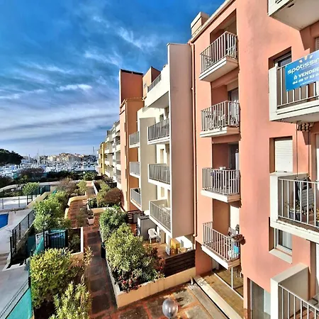 Apartment Superbe Climatise, Avec Piscine, Proche Des Commerces Et Du Port Agde