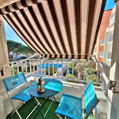 Superbe Climatise, Avec Piscine, Proche Des Commerces Et Du Port *