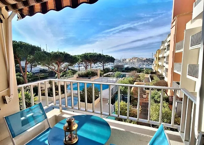 Superbe Climatise, Avec Piscine, Proche Des Commerces Et Du Port * Агд